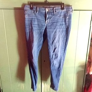 Mid rise denim leggings.